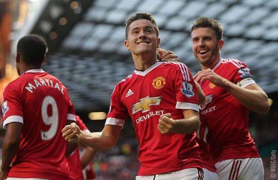 迷奉献更多 迷奉献更多